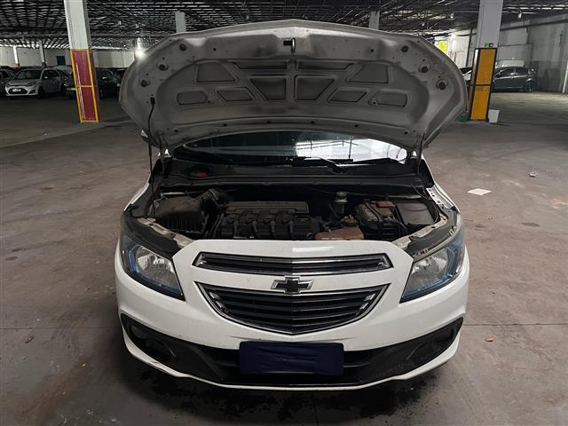 LOTE 052 CHEVROLET ONIX 1.0MT LT 