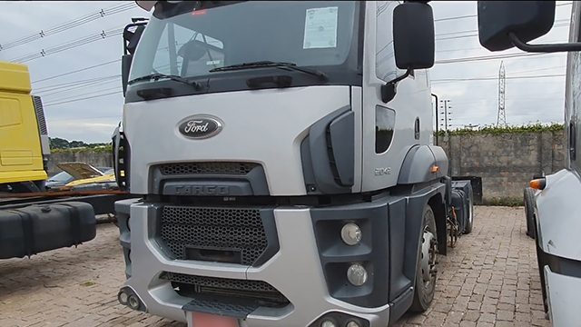 LOTE 017 Ford Cargo 2042 AT CAB EST
