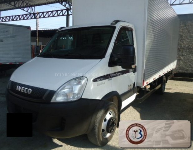 LOTE 003 IVECO DAILY 70C17 2013