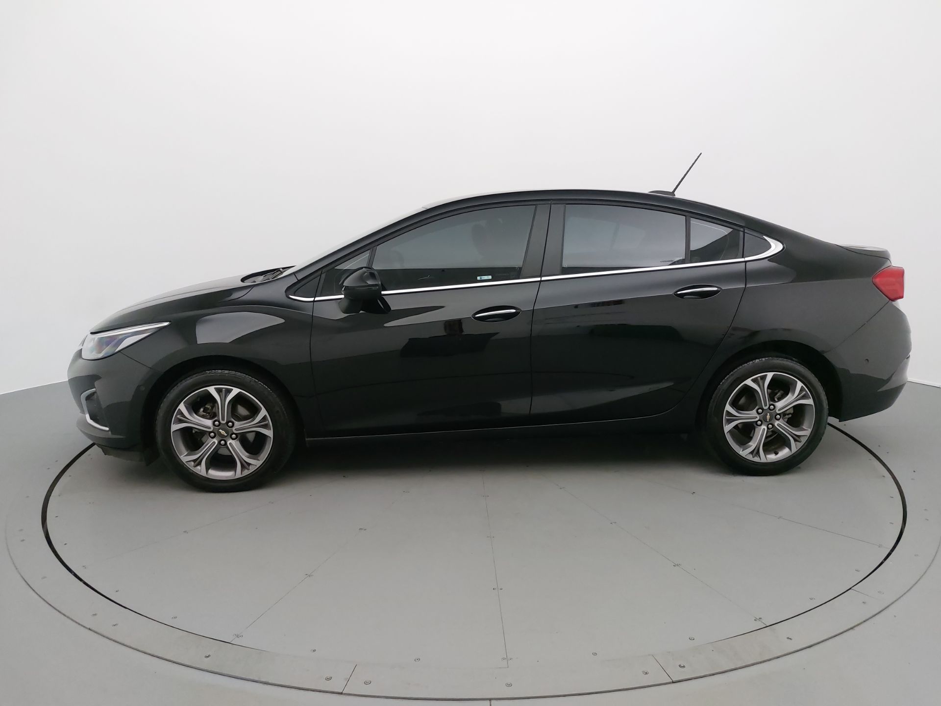 LOTE 100 CRUZE SEDAN PREMIER 1.4